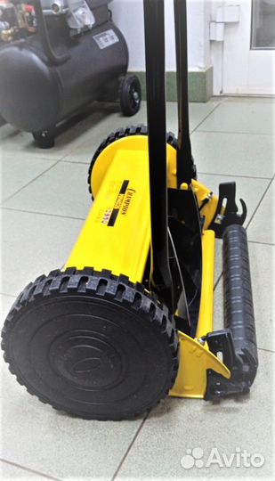 Газонокосилка механическая Champion мм4026