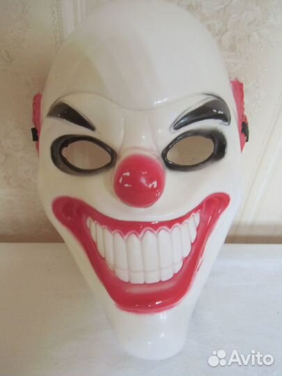 Маски новогодние, парики (цена за все)