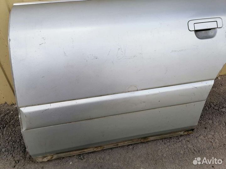 Дверь задняя левая Audi A6 C4 (нижняя часть)