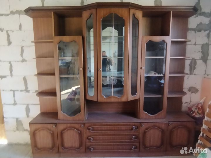 Продам стенку бу бронь