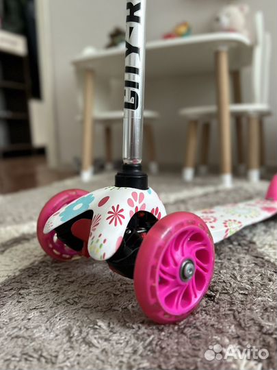 Самокат детский трехколесный для девочки