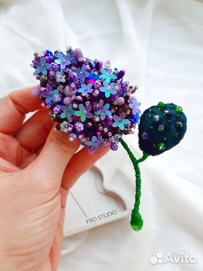 Брошь ручной работы Сирень