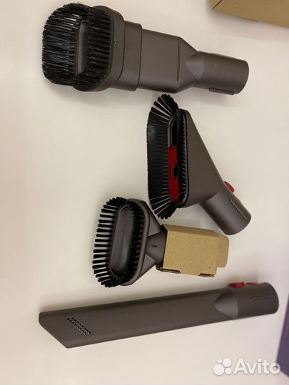 Комплект маленьких щеток и аксессуаров dyson