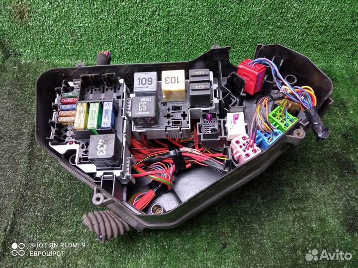 Блок предохранителей Volkswagen Touareg (2002-201