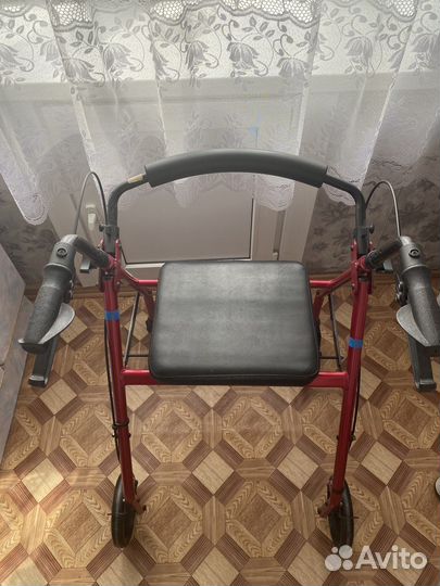 Коляска для ходьбы для инвалидов