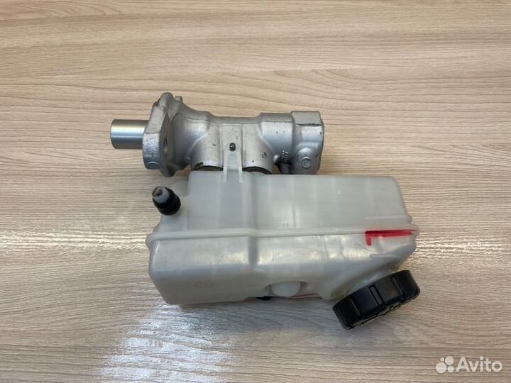 Главный тормозной цилиндр Renault Logan