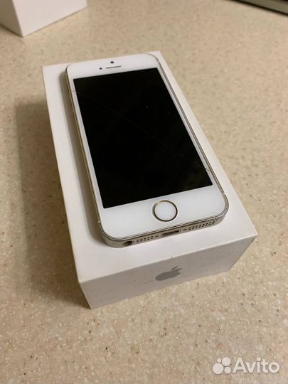 Телефон iPhone 5s
