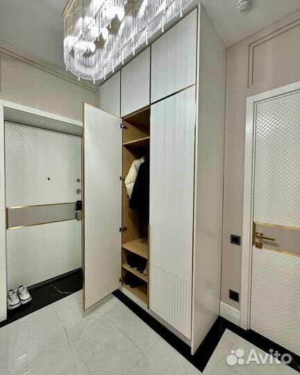 Шкаф распашной