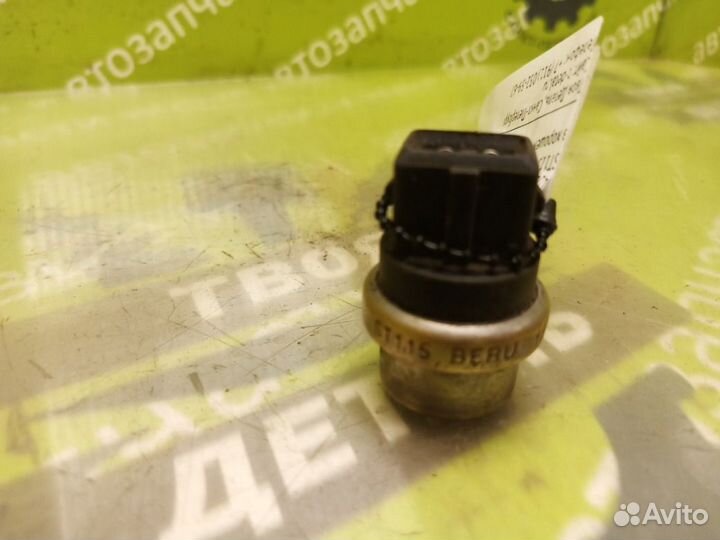 Датчик температуры Audi 80 B3 2.0 1989