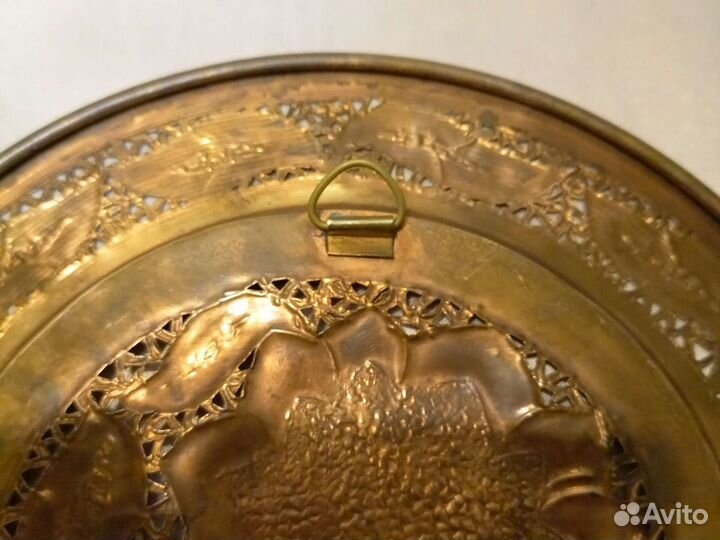 Настенная тарелка