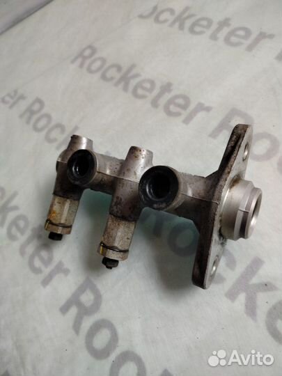 Главный тормозной цилиндр Hyundai Accent 2008