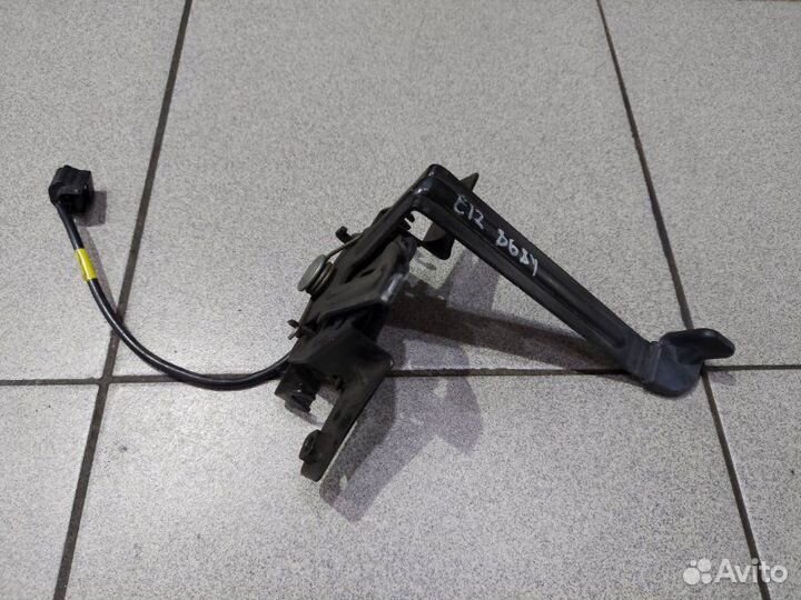 Замок капота Nissan Note E12-228684 HR12DE 2013