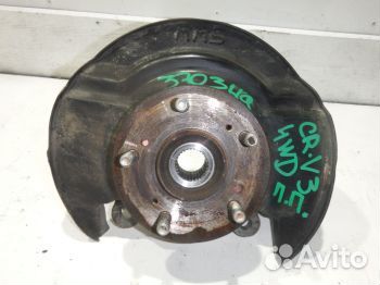 Кулак передний правый