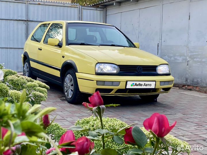 Volkswagen Golf 1.4 МТ, 1997, 300 000 км