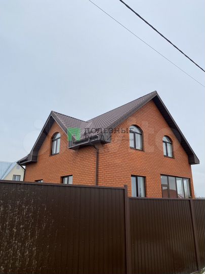 Коттедж 180 м² на участке 10 сот.