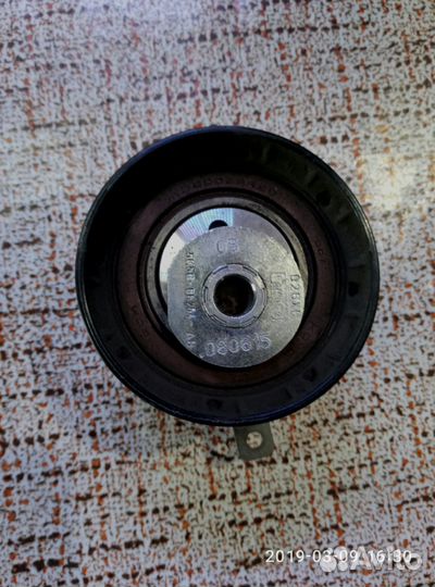 Продаю водяной насос на Форд