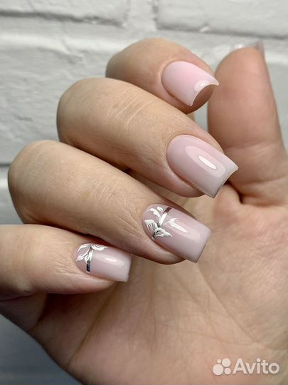 Маникюр, педикюр, наращивание ногтей