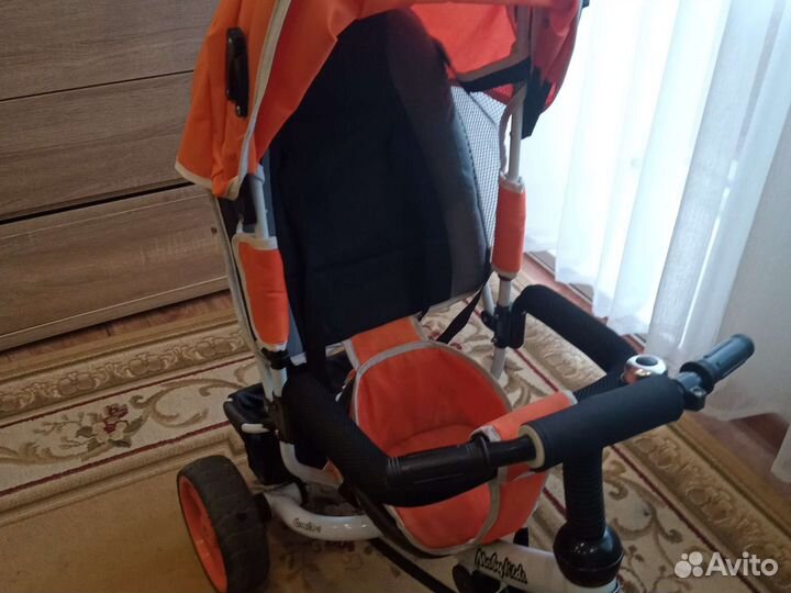 Прогулочная коляска