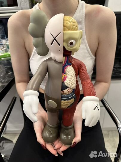 Kaws фигурка