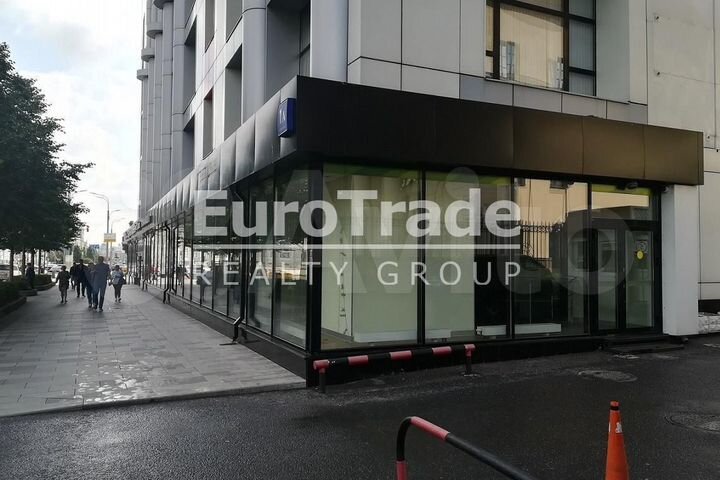 Сдам торговое помещение, 368 м²