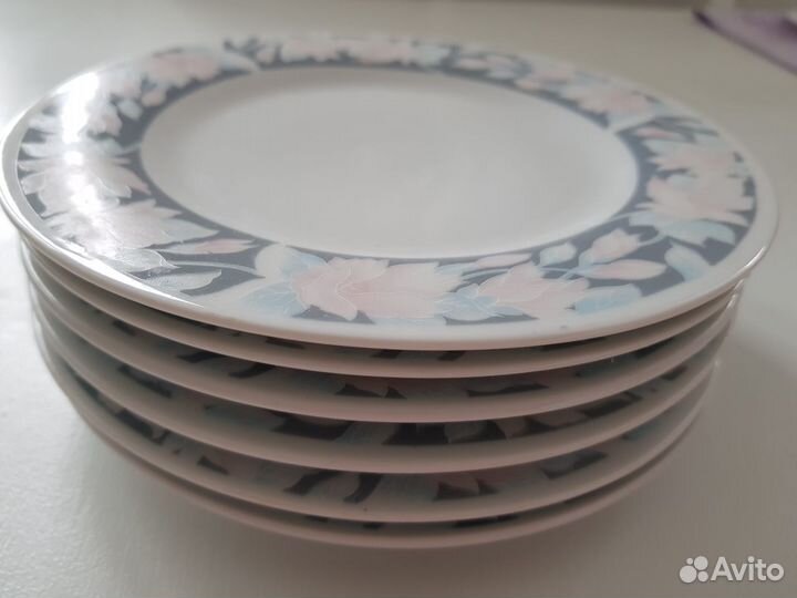 Фарфоровые тарелки