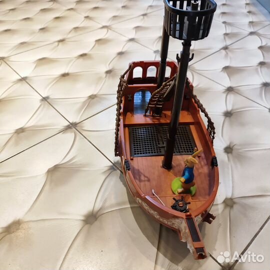 Пиратский корабль