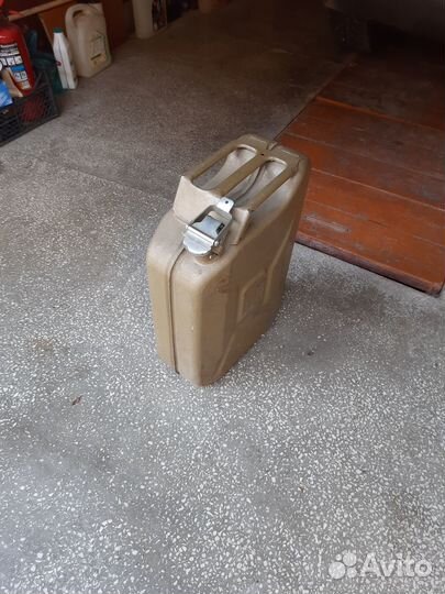 Канистра для бензина 20 л