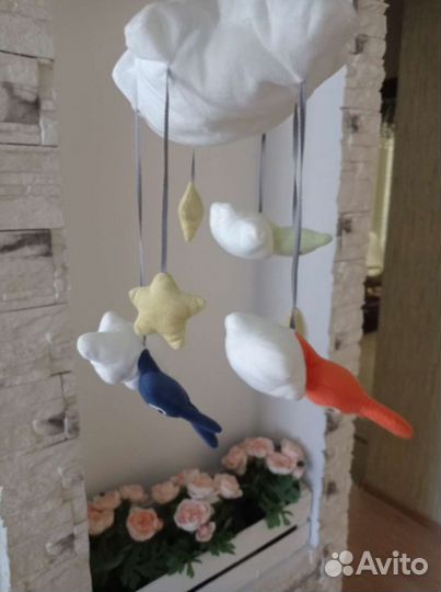 Мобиль-карусель на кроватку для малышей