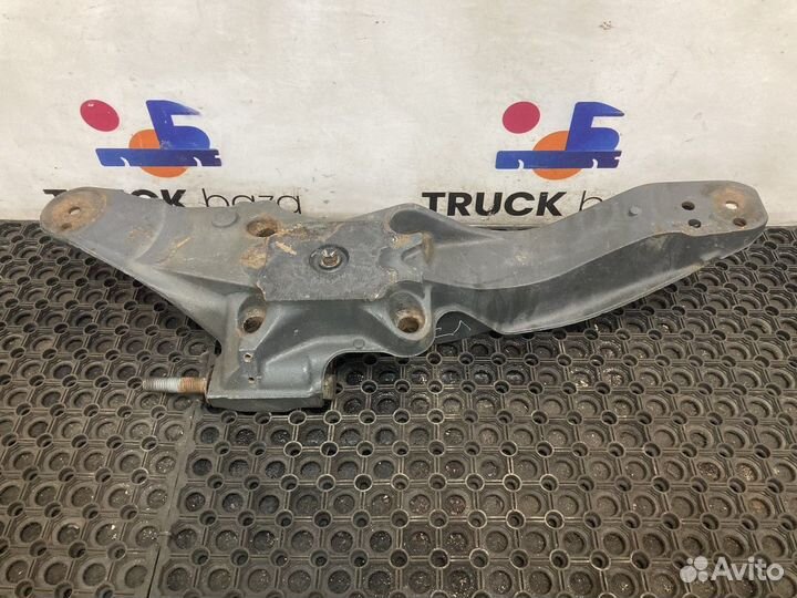 21196819 Кронштейн пневморессоры левый