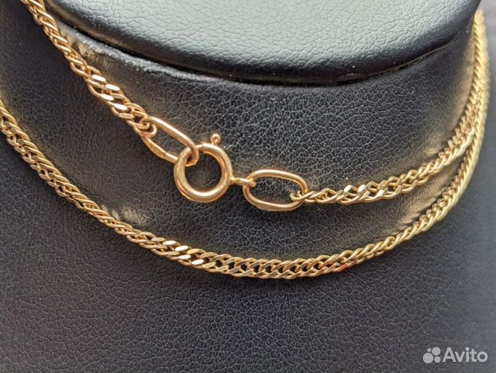 Золотая цепь 585 пробы массой 3.8 грамма. Длина 46
