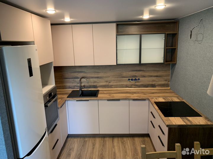 Кухня П-образная (цена за весь гарнитур) ксп:15020