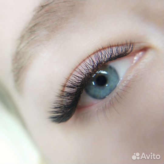 Наращивание ресниц в салоне