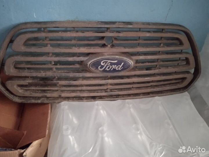 Решётка радиатора Форд транзит с 13 года
