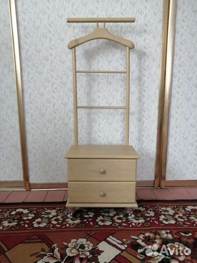 Вешалка для одежды напольная деревянная