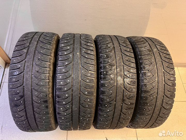 Bridgestone Ice Cruiser 7000 215/65 R16