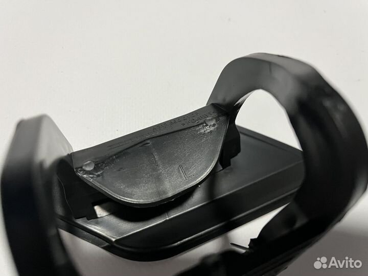 Левая крышка омывателя фары Mercedes W212 дорест