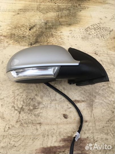 Зеркало боковое правое VW Jetta 5