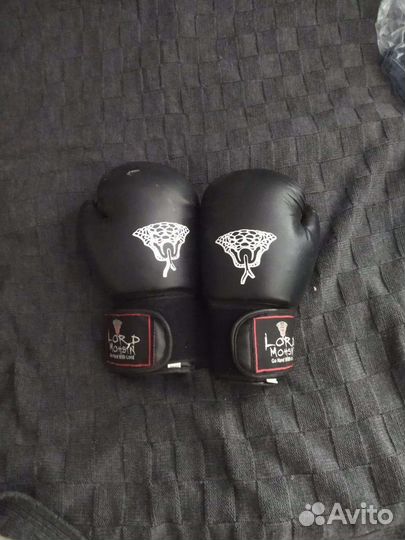 Боксерские перчатки
