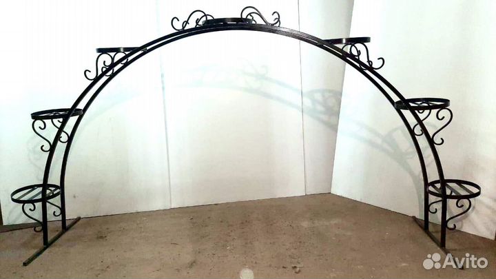 Металлическая арка для цветов петуний