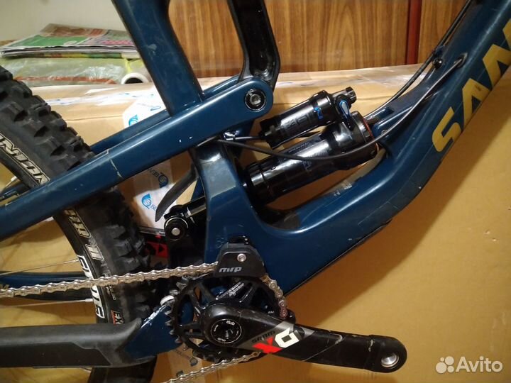 Santacruz Nomad v4 carbon L