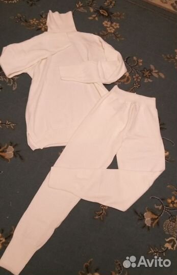 Костюм женский вязанный