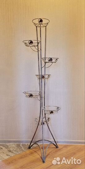 Подставка под комнатные растения металлическая