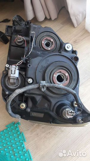 Фара Toyota Harrier