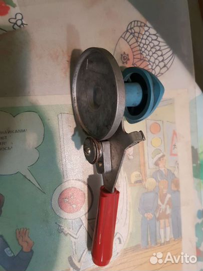 Закаточная машинка для жестяных банок