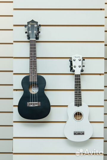 Укулеле новая