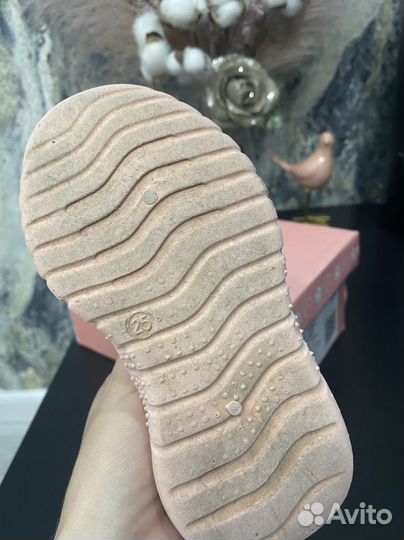 Кроссовки для девочки