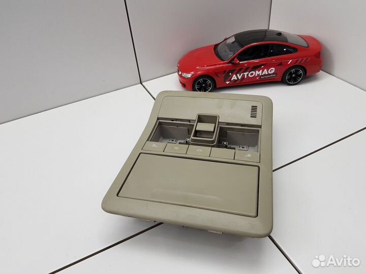 Плафон внутреннего освещения передний