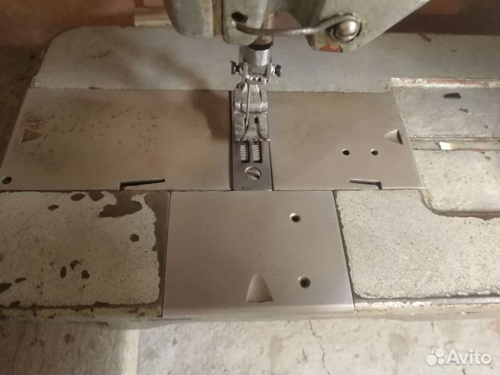 Промышленная швейная машина 852 класса