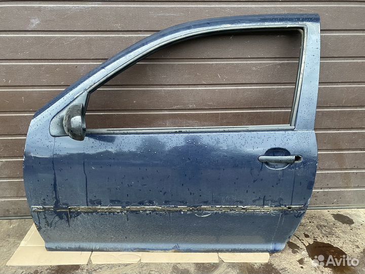 Передняя левая дверь Volkswagen Golf 4 трёхдверка