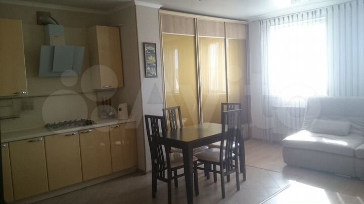 2-к. квартира, 68 м², 8/10 эт.